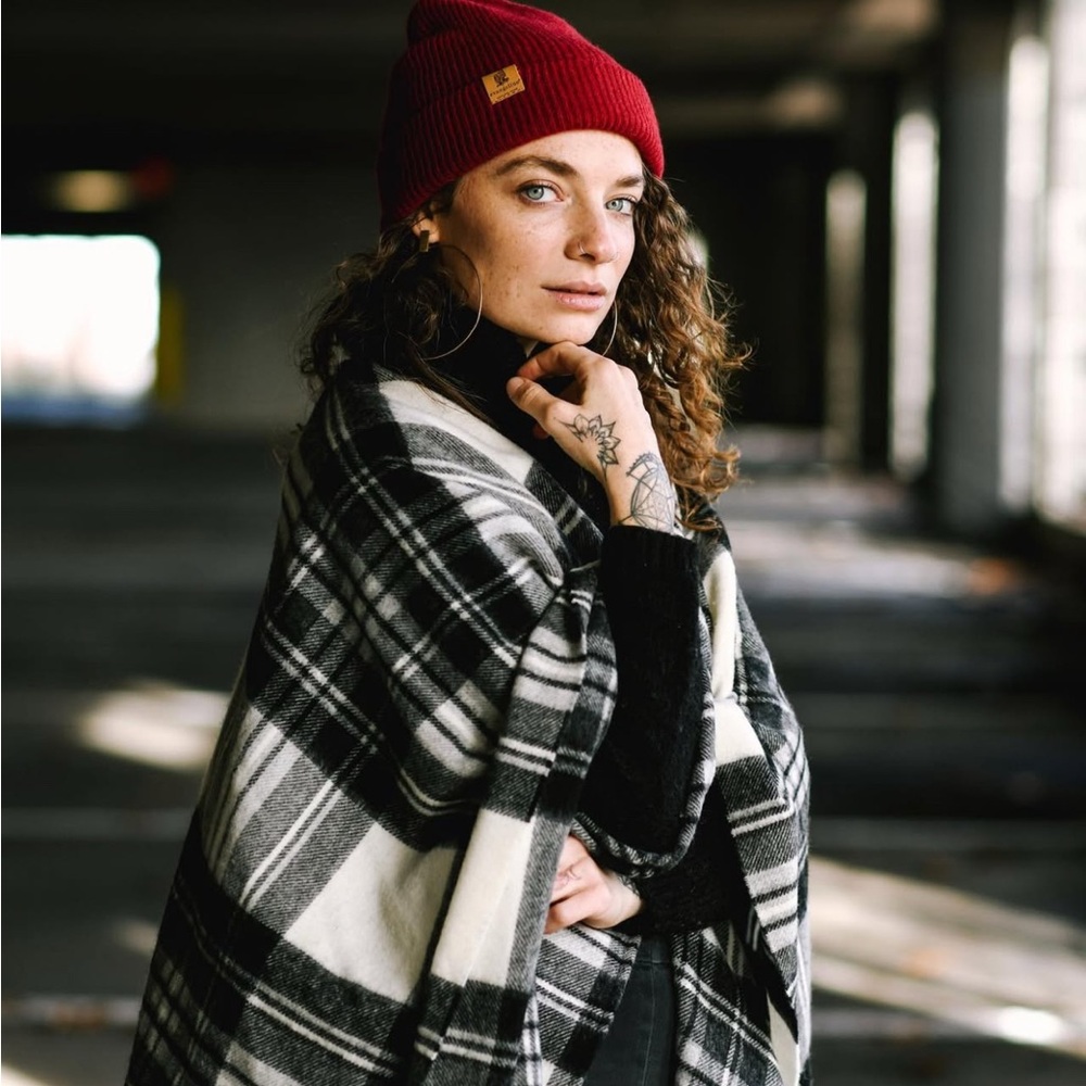 Black Plaid 💯 % Marino Wool shawl